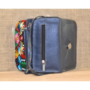 Portfel torebka skórzana granatowa z kwiatowym kolorowym haftem .